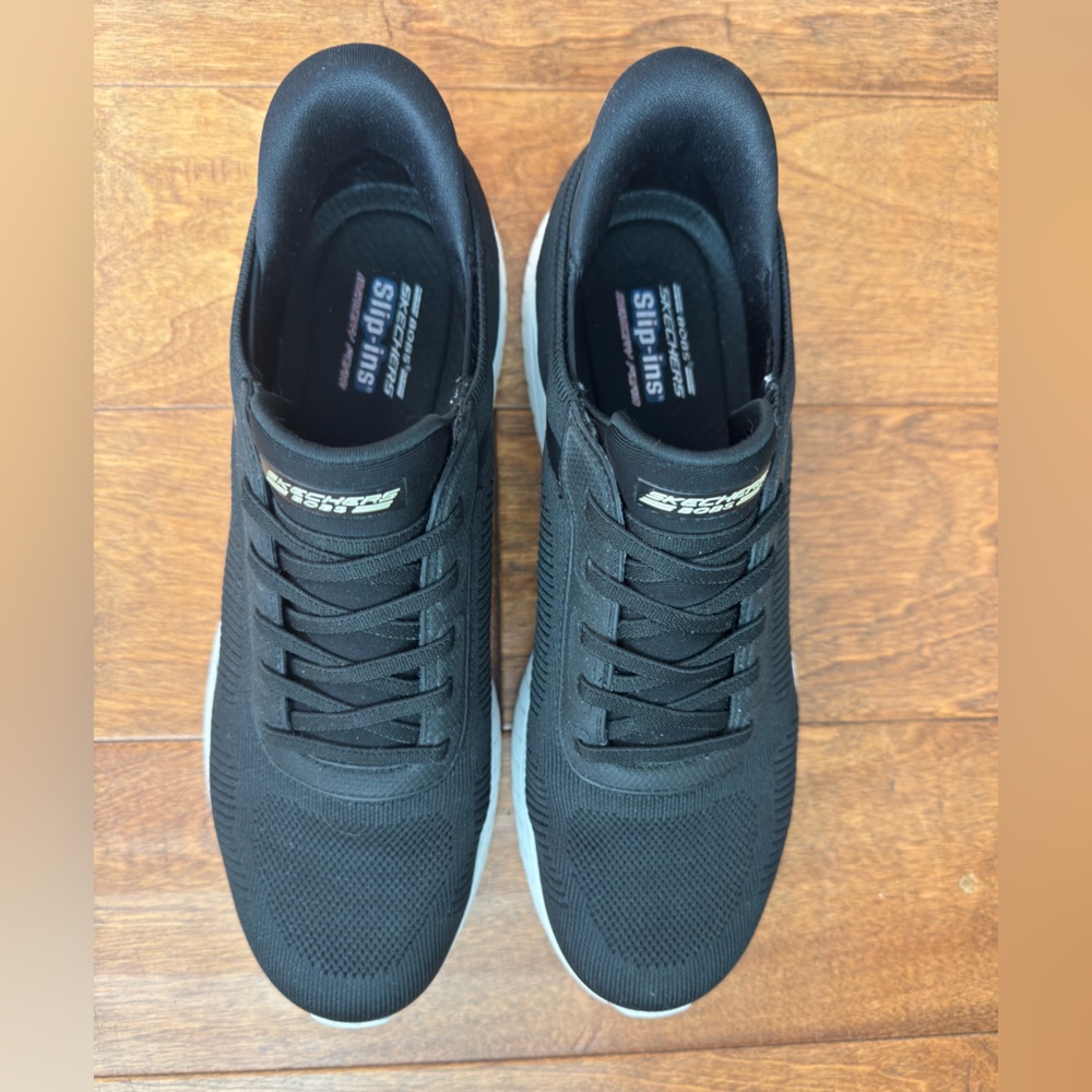NEW BOB’ S Skechers Black Slip ins